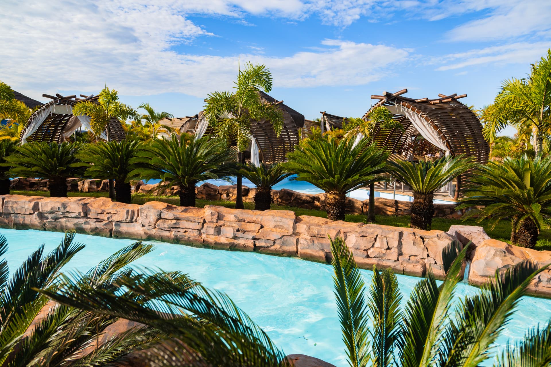 Foto real do parque: Cabanas e daybeds