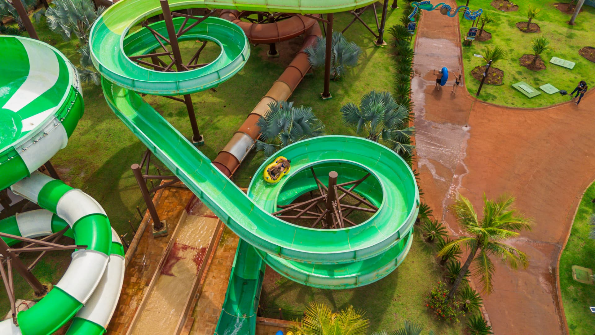 Foto real do parque: Toboáguas radicais